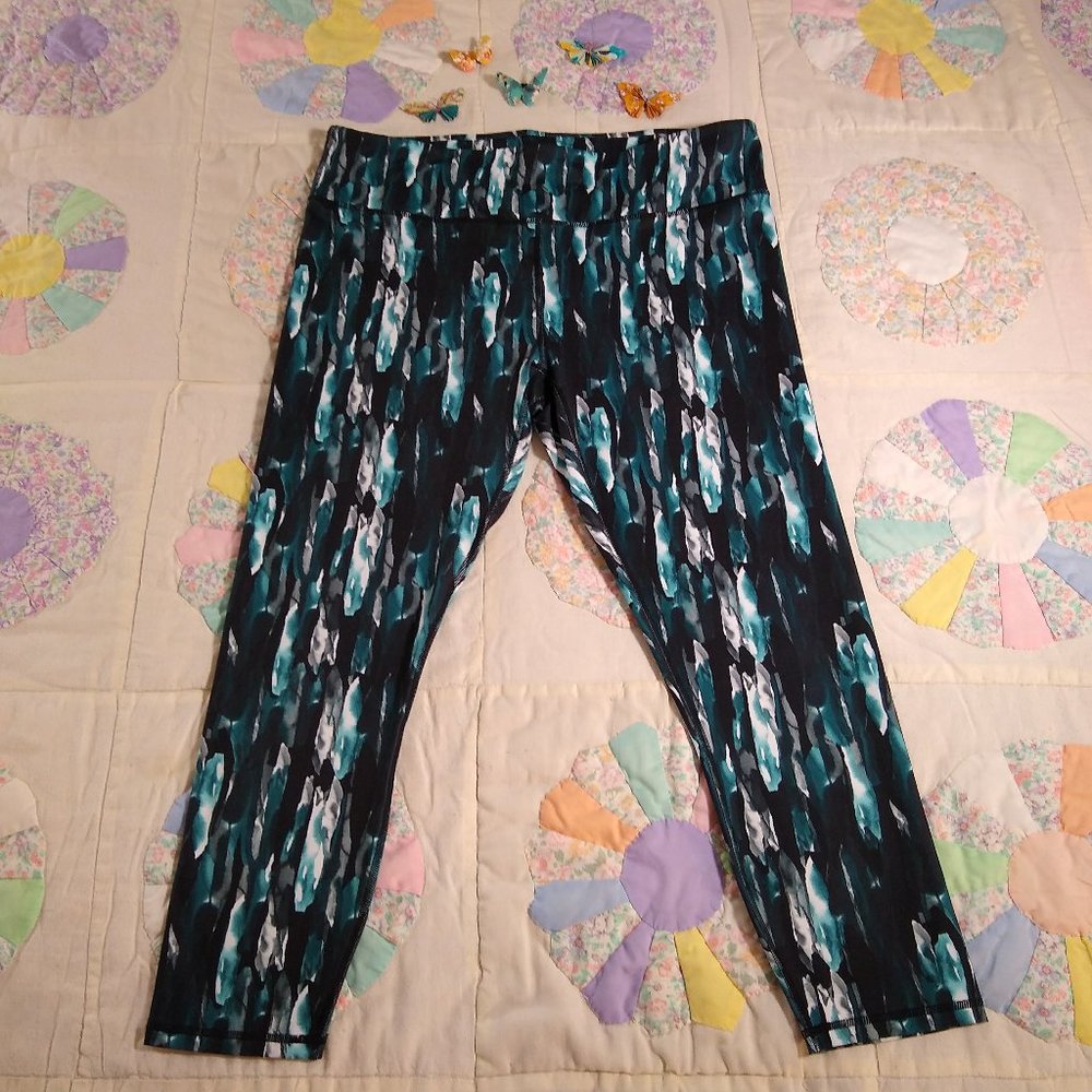Guru Active | Capri Leggings | Size L 🦋